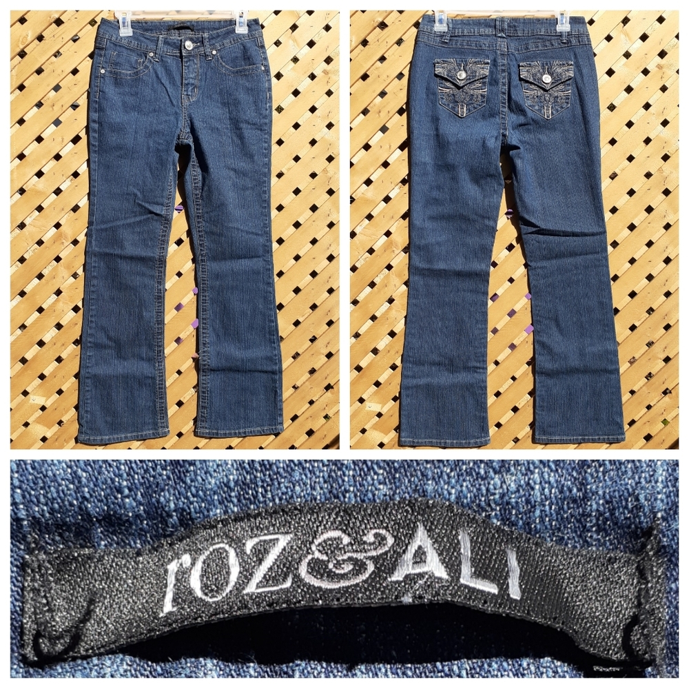 👖 Roz & Ali Boot Cut Size 4P Jeans